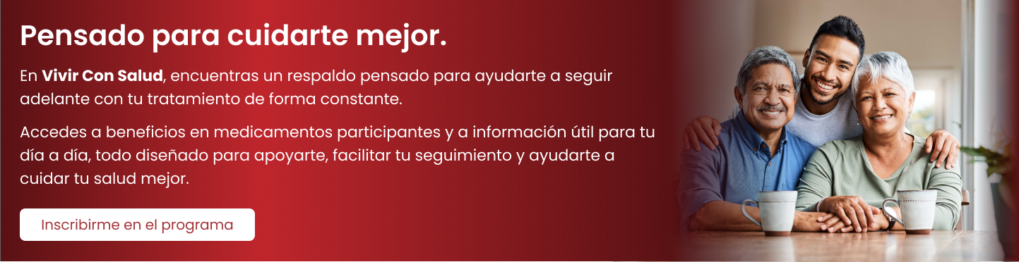 Hijo joven comparte tiempo con sus padres en casa por
la mañana, reflejando bienestar familiar y cuidado de la
salud.